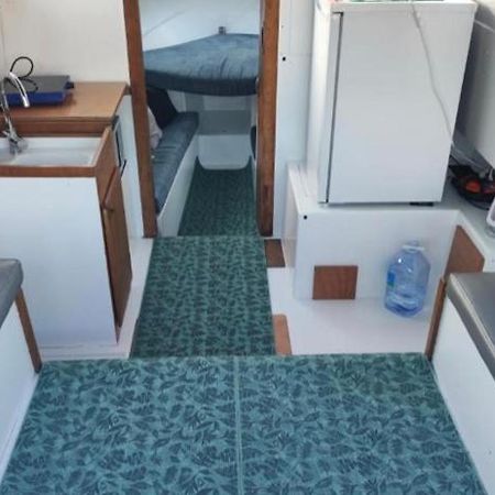 Nice Boat To Sleep In Barcelona Sant Adria de Besos Exterior photo